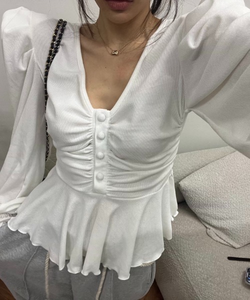 FAVORITO(ファヴォリート)の「長袖Vネックトップス(Tシャツ/カットソー・レディース・ブラック/グレー/オフホワイト/モカ・F)」の14枚目の写真
