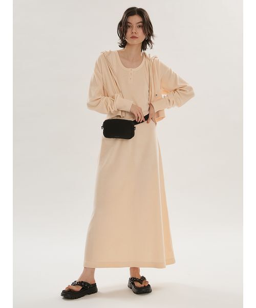 emmi(エミ)の「パイルフーディー×ワンピースセット(ワンピース・レディース・ピンク系その他/ライトベージュ/ブラック・1/0)」の3枚目の写真