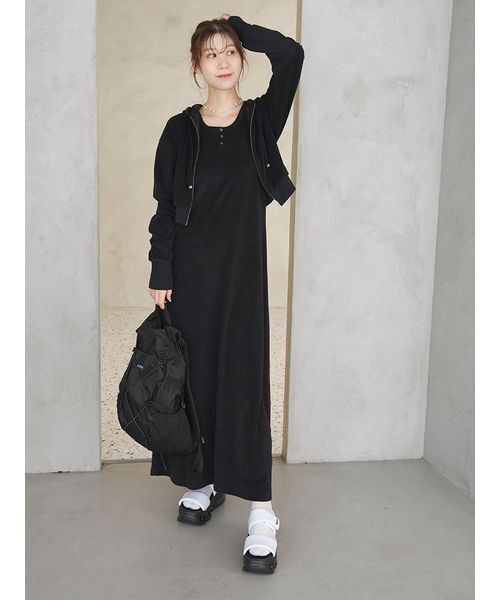 emmi(エミ)の「パイルフーディー×ワンピースセット(ワンピース・レディース・ピンク系その他/ライトベージュ/ブラック・1/0)」の1枚目の写真