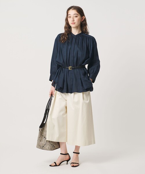 UNITED ARROWS(ユナイテッドアローズ)の「ラミー バンドカラー シャツ ‐ウォッシャブル‐(シャツ/ブラウス・レディース・イエロー/ネイビー・FREE)」の6枚目の写真