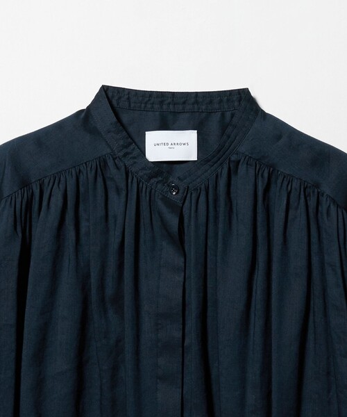 UNITED ARROWS(ユナイテッドアローズ)の「ラミー バンドカラー シャツ ‐ウォッシャブル‐(シャツ/ブラウス・レディース・イエロー/ネイビー・FREE)」の12枚目の写真