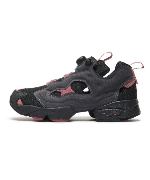 Reebok（リーボック）の「REEBOK INSTAPUMP FURY 94（リーボック インスタポンプ フューリー 94）（スニーカー・メンズ・ブラック・26cm/25.5cm/24.5cm/23.5cm/23cm/28.5cm/28cm/29cm/26.5cm/27.5cm/27cm/24cm/25cm）」の3枚目の写真
