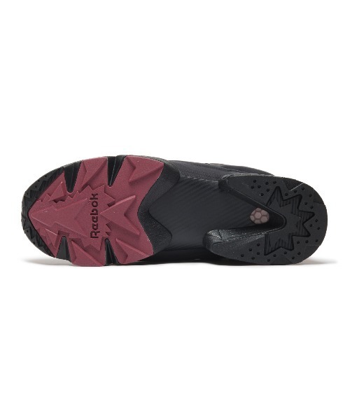 Reebok（リーボック）の「REEBOK INSTAPUMP FURY 94（リーボック インスタポンプ フューリー 94）（スニーカー・メンズ・ブラック・26cm/25.5cm/24.5cm/23.5cm/23cm/28.5cm/28cm/29cm/26.5cm/27.5cm/27cm/24cm/25cm）」の6枚目の写真