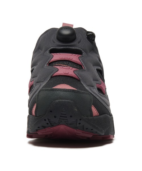 Reebok（リーボック）の「REEBOK INSTAPUMP FURY 94（リーボック インスタポンプ フューリー 94）（スニーカー・メンズ・ブラック・26cm/25.5cm/24.5cm/23.5cm/23cm/28.5cm/28cm/29cm/26.5cm/27.5cm/27cm/24cm/25cm）」の7枚目の写真