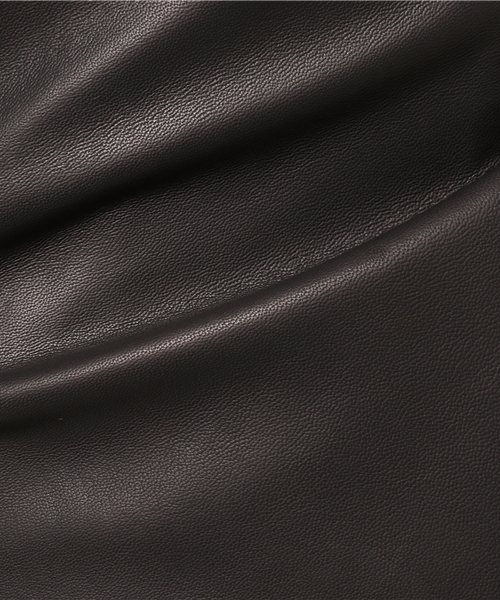 Lui's(ルイス)の「Lui's(ルイス) ノーカラーシングルレザーブルゾン(ブルゾン・メンズ・ブラック/ベージュ・MEDIUM/SMALL)」の10枚目の写真