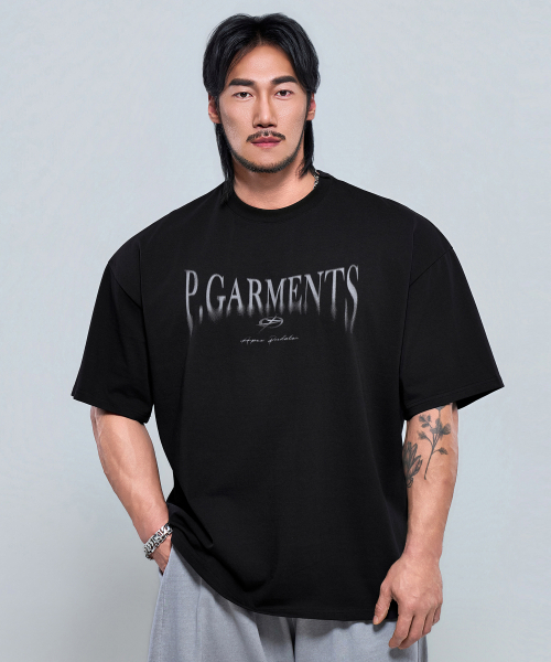 PHYSICAL GARMENTS（フィジカルガーメンツ）の「P2625 フロー ロゴ アドショルダーフィット 半袖 [3COLOR]（Tシャツ/カットソー・メンズ・ホワイト/ブラック/チャコール・MEDIUM/LARGE/X-LARGE/XX-LARGE）」の13枚目の写真