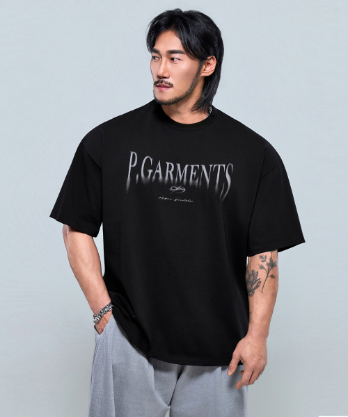 PHYSICAL GARMENTS（フィジカルガーメンツ）の「P2625 フロー ロゴ アドショルダーフィット 半袖 [3COLOR]（Tシャツ/カットソー・メンズ・ホワイト/ブラック/チャコール・MEDIUM/LARGE/X-LARGE/XX-LARGE）」の18枚目の写真