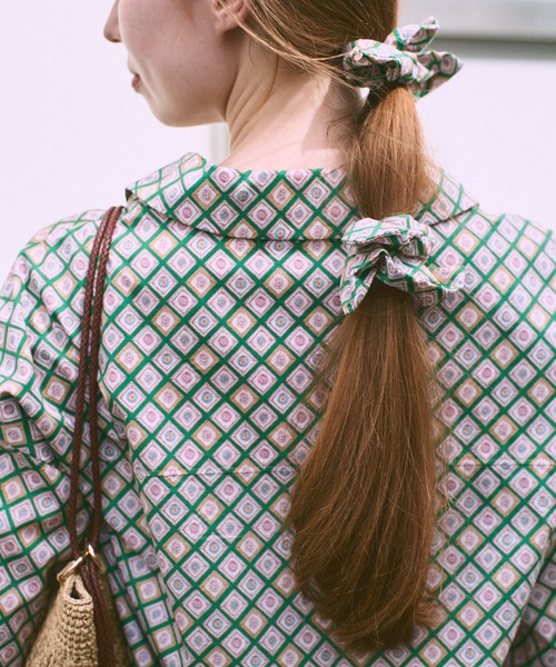 SALON adam et rope'(サロン アダム エ ロペ)の「リバティシュシュ SMALL 2pc(シュシュ・レディース・グリーン系その他/ブラック系その他/ブルー系その他4・FREE)」の22枚目の写真