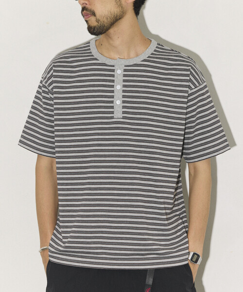 FREAK'S STORE(フリークスストア)の「マルチボーダー ヘンリーネック 半袖Tシャツ(Tシャツ/カットソー・メンズ・グレー/ブラウン・LARGE/MEDIUM)」の9枚目の写真