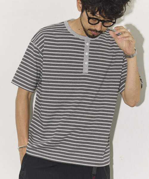 FREAK'S STORE(フリークスストア)の「マルチボーダー ヘンリーネック 半袖Tシャツ(Tシャツ/カットソー・メンズ・グレー/ブラウン・LARGE/MEDIUM)」の10枚目の写真