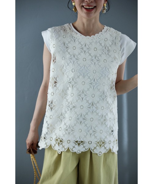 cawaii(カワイイ)の「花に包まれるレイヤードレースタンクトップ(Tシャツ/カットソー・レディース・ブラック/アイボリー・FREE)」の17枚目の写真