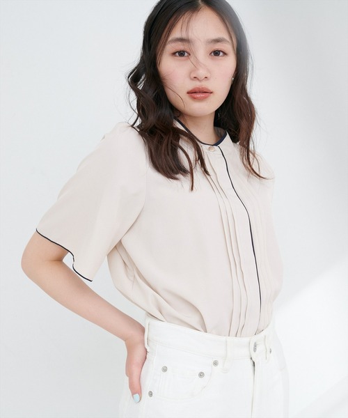 natural couture（ナチュラルクチュール）の「【ZOZO限定】パイピングタックフレアスリーブブラウス（シャツ/ブラウス・レディース・その他1/その他2/サックスブルー/ネイビー/ベージュ・FREE）」の7枚目の写真