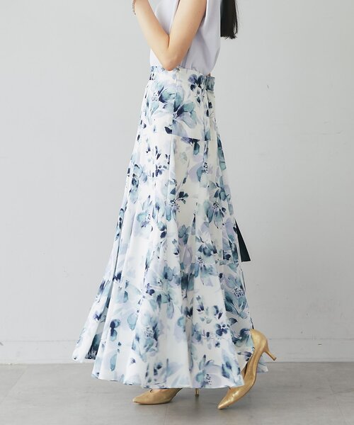 La boutique BonBon(ラブティックボンボン)の「【お上品&清楚】フラワープリントマチフレアスカート(スカート・レディース・オフホワイト/ネイビー・PS/38/36)」の5枚目の写真