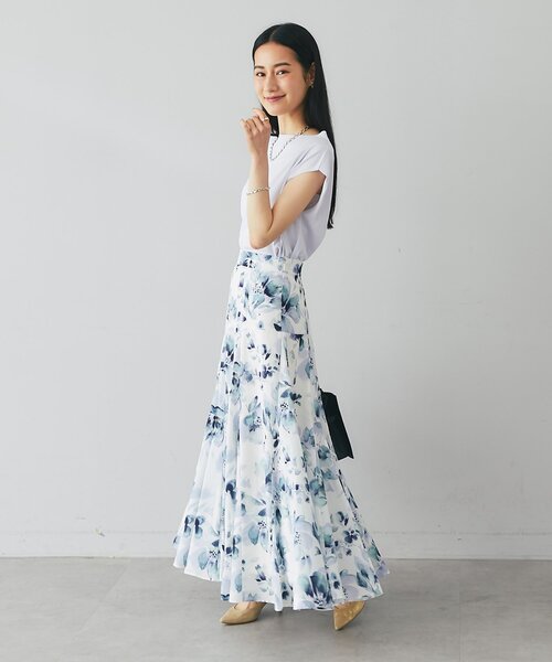 La boutique BonBon(ラブティックボンボン)の「【お上品&清楚】フラワープリントマチフレアスカート(スカート・レディース・オフホワイト/ネイビー・PS/38/36)」の8枚目の写真