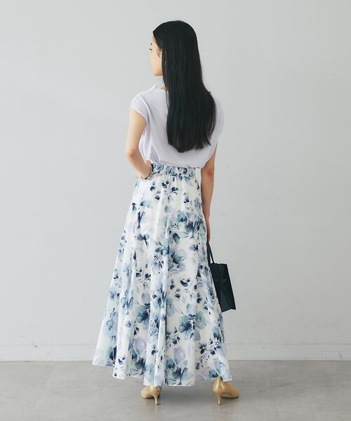 La boutique BonBon(ラブティックボンボン)の「【お上品&清楚】フラワープリントマチフレアスカート(スカート・レディース・オフホワイト/ネイビー・PS/38/36)」の9枚目の写真