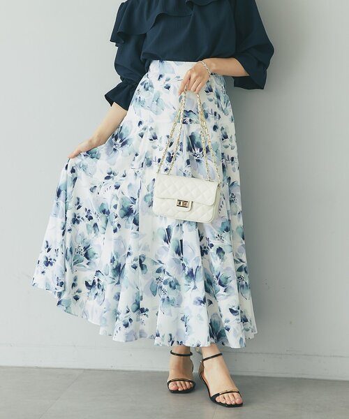 La boutique BonBon(ラブティックボンボン)の「【お上品&清楚】フラワープリントマチフレアスカート(スカート・レディース・オフホワイト/ネイビー・PS/38/36)」の10枚目の写真