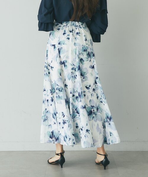 La boutique BonBon(ラブティックボンボン)の「【お上品&清楚】フラワープリントマチフレアスカート(スカート・レディース・オフホワイト/ネイビー・PS/38/36)」の12枚目の写真