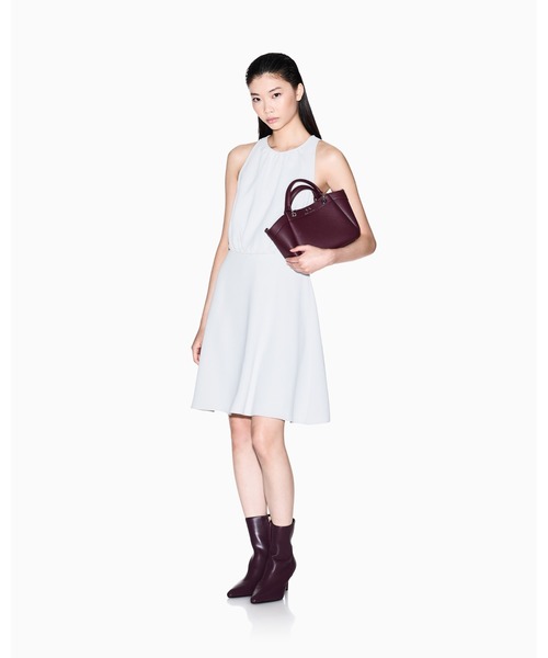 ARMANI EXCHANGE（アルマーニエクスチェンジ）の「【A|X アルマーニ エクスチェンジ】ミニマルデザイン フレア ワンピース（ワンピース・レディース・ブラック/アイボリー・2/0/4）」の2枚目の写真
