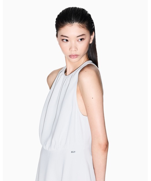 ARMANI EXCHANGE（アルマーニエクスチェンジ）の「【A|X アルマーニ エクスチェンジ】ミニマルデザイン フレア ワンピース（ワンピース・レディース・ブラック/アイボリー・2/0/4）」の4枚目の写真