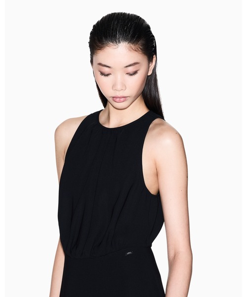ARMANI EXCHANGE（アルマーニエクスチェンジ）の「【A|X アルマーニ エクスチェンジ】ミニマルデザイン フレア ワンピース（ワンピース・レディース・ブラック/アイボリー・2/0/4）」の7枚目の写真