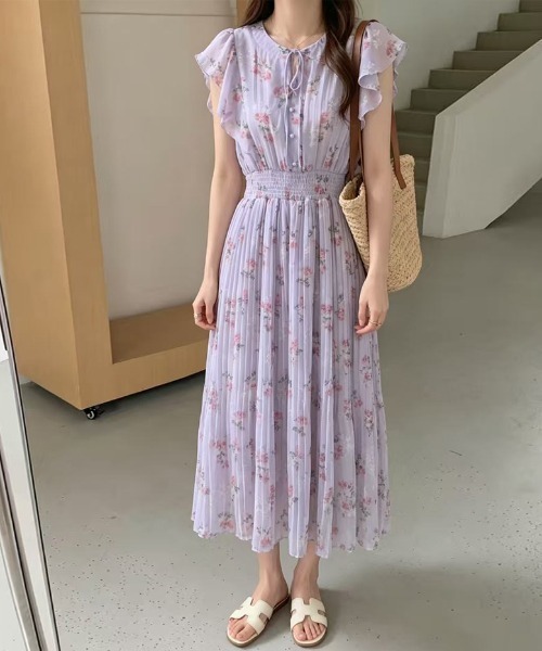 COCOMOMO(ココモモ)の「ほんのり甘く、しっかり上品。 花柄シフォンフリルワンピース シフォンワンピース ロング ワンピース フリルワンピース プリーツ 花柄ワンピース ノースリーブ 夏ワンピース オケージョン リゾート 春服 夏服(ワンピース・レディース・ライトグリーン/ベージュ/ライトパープル/アイボリー・FREE)」の4枚目の写真