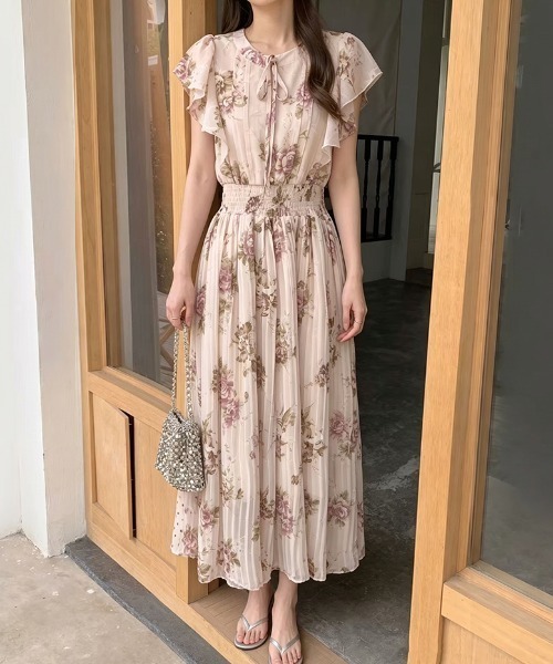 COCOMOMO(ココモモ)の「ほんのり甘く、しっかり上品。 花柄シフォンフリルワンピース シフォンワンピース ロング ワンピース フリルワンピース プリーツ 花柄ワンピース ノースリーブ 夏ワンピース オケージョン リゾート 春服 夏服(ワンピース・レディース・ライトグリーン/ベージュ/ライトパープル/アイボリー・FREE)」の10枚目の写真
