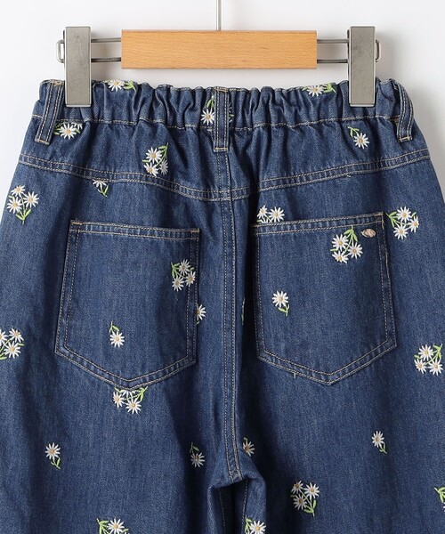 SHIPS(シップス)の「SHIPS KIDS:100~130cm/フラワー エンブロイダリー デニム パンツ(デニムパンツ・キッズ・ネイビー/ブラック・120/100/130/110)」の5枚目の写真