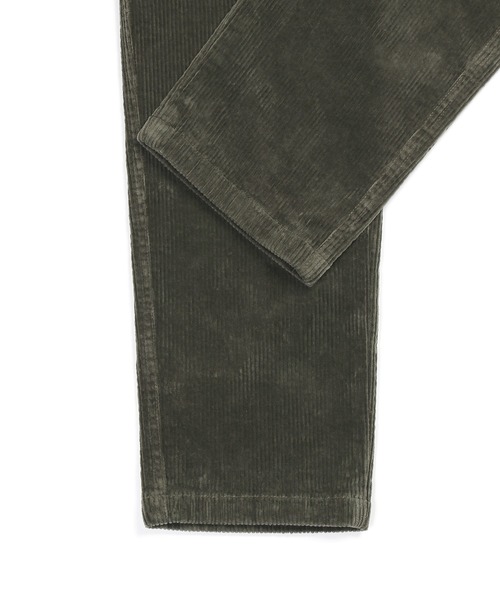 The DUFFER of ST.GEORGE（ザダファーオブセントジョージ）の「【WEB限定アイテム】STRETCH CORDUROY SMART CARGO PANTS：太畝コーデュロイ ストレッチ カーゴパンツ（カーゴパンツ・メンズ・ブラック/チャコールグレー/カーキ・MEDIUM/SMALL/X-LARGE/LARGE）」の4枚目の写真