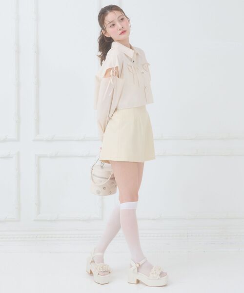 MAJESTIC LEGON(マジェスティックレゴン)の「ハイウエストショートパンツ(その他パンツ・レディース・アイボリー/ブラック・MEDIUM)」の9枚目の写真