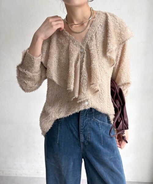 DouDou(ドゥドゥ)の「【WEB限定】ジャガードラッフルブラウス(シャツ/ブラウス・レディース・ベージュ/オフホワイト/ブラック・FREE)」の3枚目の写真