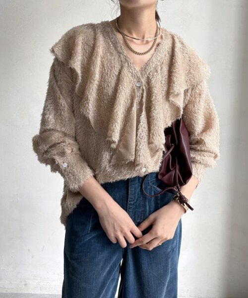 DouDou(ドゥドゥ)の「【WEB限定】ジャガードラッフルブラウス(シャツ/ブラウス・レディース・ベージュ/オフホワイト/ブラック・FREE)」の15枚目の写真
