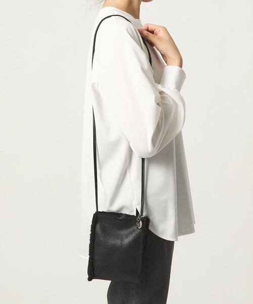 SY UNITED ARROWS(シーユナイテッドアローズ)の「<SY>スクエア ボアショルダーコンビ(ショルダーバッグ・レディース・ブラック/その他1・FREE)」の1枚目の写真