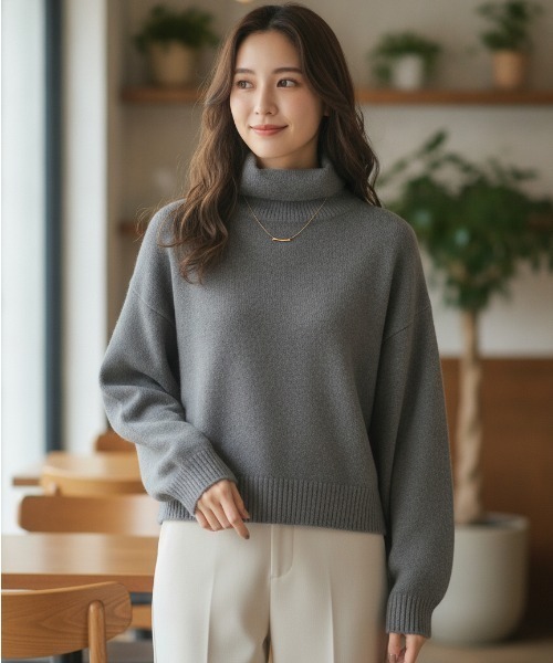 BY THE BAY（バイザベイ）の「【シンプル定番・体型カバー】ハイネックリブニット／4色展開｜ブラック グレー ブラウン ベージュ 長袖 ゆったりシルエット 秋冬 大人カジュアル きれいめ（ニット/セーター・レディース・グレー/ベージュ/ブラウン/ブラック・FREE）」の2枚目の写真