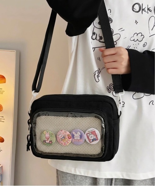 VIBGYOR(ヴィブジョー)の「oshipic/推し活 クリアポケット ショルダーバッグ 缶バッジ アクスタ デコバッグ S0077(ショルダーバッグ・レディース・ブルー/ブラック/グリーン/ピンク・FREE)」の1枚目の写真