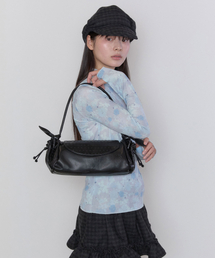 ドットパンチングショルダーバッグ [ブラック]