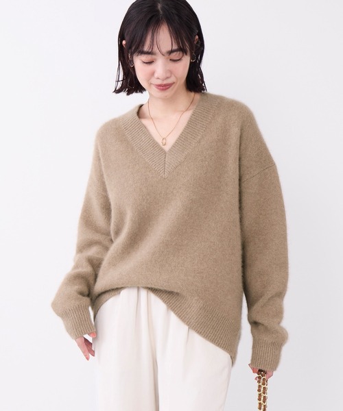 MICA&DEAL(マイカ&ディール)の「ラクーンデュアルVネックニット(ニット/セーター・レディース・グレー/ベージュ/チャコールグレー・FREE)」の3枚目の写真