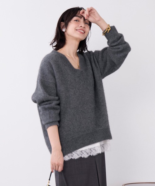 MICA&DEAL(マイカ&ディール)の「ラクーンデュアルVネックニット(ニット/セーター・レディース・グレー/ベージュ/チャコールグレー・FREE)」の10枚目の写真