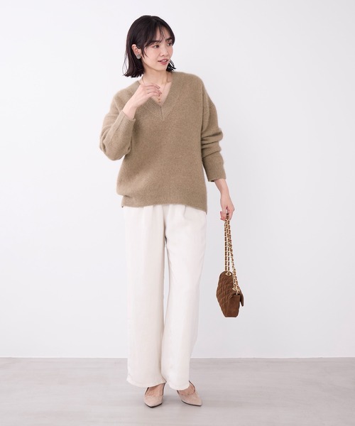 MICA&DEAL(マイカ&ディール)の「ラクーンデュアルVネックニット(ニット/セーター・レディース・グレー/ベージュ/チャコールグレー・FREE)」の15枚目の写真