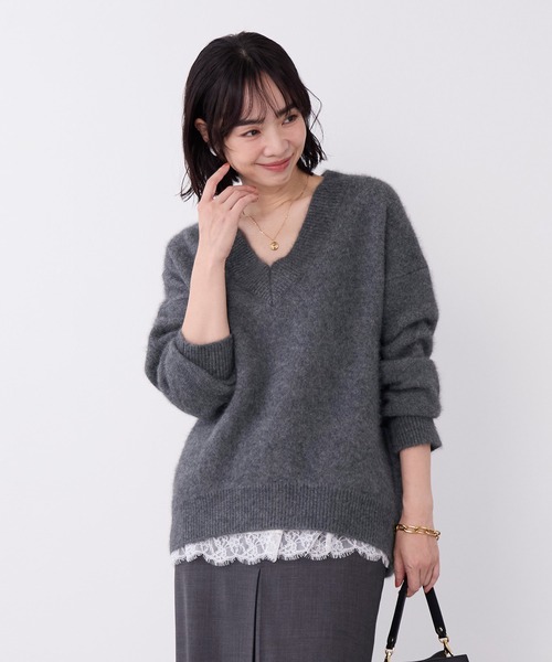 MICA&DEAL(マイカ&ディール)の「ラクーンデュアルVネックニット(ニット/セーター・レディース・グレー/ベージュ/チャコールグレー・FREE)」の9枚目の写真