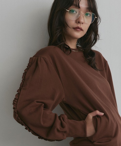 ad thie(アドティエ)の「フリルスリーブ スウェット プルオーバー(スウェット・レディース・ブラウン/ネイビー/チャコール/杢グレー/オートミール・FREE)」の14枚目の写真