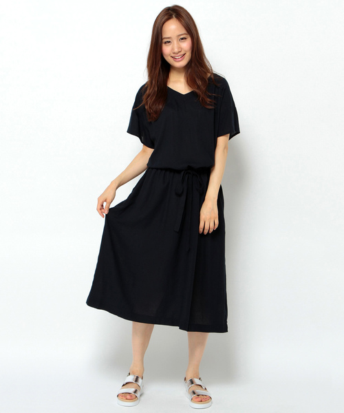 LBC（エルビーシー）の「SP レーヨンリネンブラウジングワンピース（ワンピース・レディース・ライトグレー/マスタード/ネイビー・MEDIUM/LARGE）」の2枚目の写真