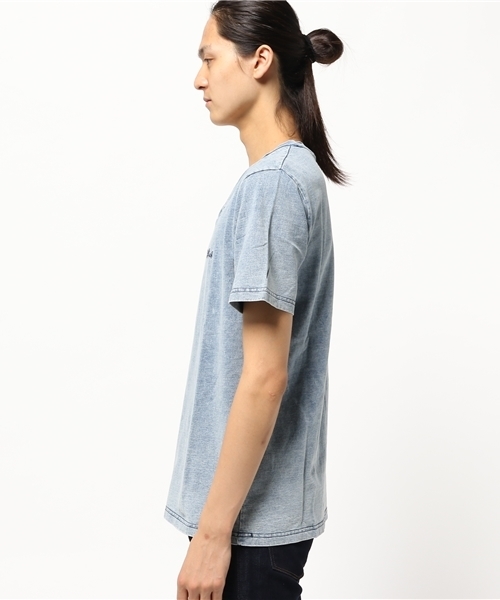 VENCEEXCHANGE（ヴァンスエクスチェンジ）の「デニムVネックTシャツ（Tシャツ/カットソー・メンズ・ブルー・LARGE/MEDIUM）」の2枚目の写真