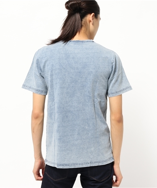 VENCEEXCHANGE（ヴァンスエクスチェンジ）の「デニムVネックTシャツ（Tシャツ/カットソー・メンズ・ブルー・LARGE/MEDIUM）」の3枚目の写真