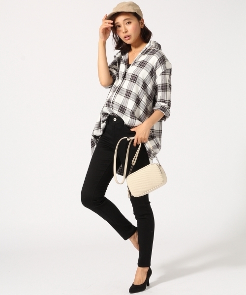 GLOBAL WORK(グローバルワーク)の「レーヨンロングシャツ長袖/725108(シャツ/ブラウス・レディース・ダークブラウン/ホワイト/ワインレッド/ネイビー/レッド/ホワイト系その他・LARGE/SMALL/MEDIUM)」の7枚目の写真