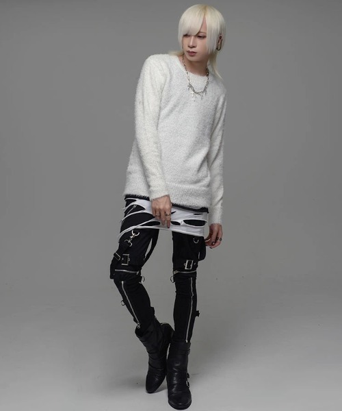 SILVER BULLET（シルバーバレット）の「『CavariA/キャバリア』フェザーヤーンクルーネック長袖ニットセーター（ニット/セーター・メンズ・ベージュ/ホワイト/レッド系その他/ホワイト×ブラック/ブラック/オフホワイト/ホワイト×レッド・M/L）」の18枚目の写真