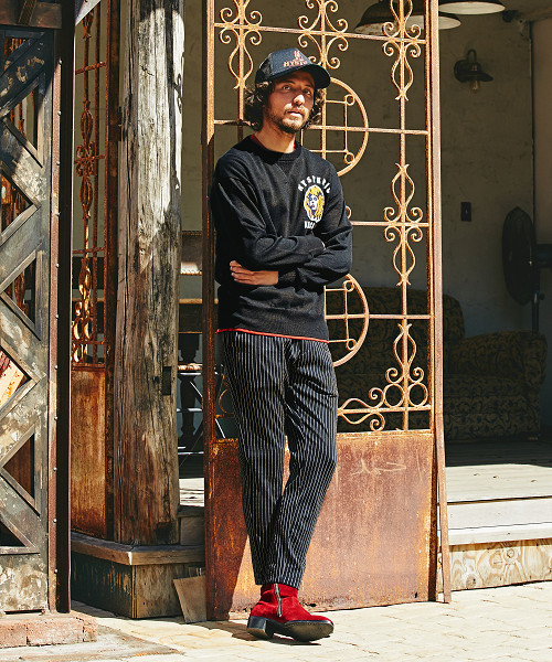 HYSTERIC GLAMOUR（ヒステリックグラマー）の「VACATIONワッペン プルオーバー（ニット/セーター・メンズ・ネイビー/トップグレー/ブラック・SMALL/MEDIUM/LARGE）」の4枚目の写真