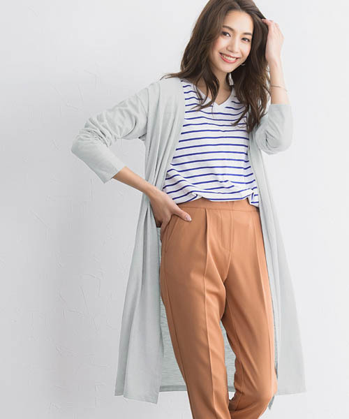 Pierrot(ピエロ)の「UVカットスラブ素材ロングトッパーカーディガン(カーディガン/ボレロ・レディース・ホワイト/ホワイト系その他/カーキオリーブ/アッシュブラウン/ネイビー/ブラック系その他/杢グレー/ブラック/レモンイエロー/コーラル/ブルー系その他/イエロー/ライトベージュ/ブルー系その他2・L/M)」の5枚目の写真