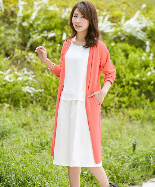 Pierrot(ピエロ)の「UVカットスラブ素材ロングトッパーカーディガン(カーディガン/ボレロ・レディース・ホワイト/ホワイト系その他/カーキオリーブ/アッシュブラウン/ネイビー/ブラック系その他/杢グレー/ブラック/レモンイエロー/コーラル/ブルー系その他/イエロー/ライトベージュ/ブルー系その他2・L/M)」の14枚目の写真