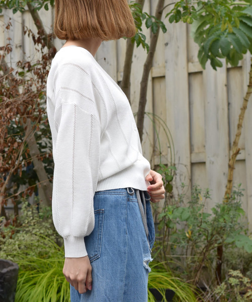w closet(ダブルクローゼット)の「ガーター編みVネックカーディガン(カーディガン/ボレロ・レディース・ブラック/レッド/オフホワイト・FREE)」の5枚目の写真