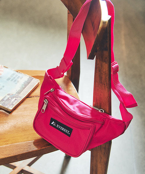 EVEREST（エベレスト）の「【EVEREST/エベレスト】Signature Waist Pack /ウエストバッグ（ボディバッグ/ウエストポーチ・レディース・ホワイト/ブラック/ダークグリーン/パープル/ネイビー/レッド/ピンク/ターコイズブルー/オレンジ/ブルー系その他2/ライトグリーン/ブルー系その他/オリーブ/コーラルピンク/ブラック系その他/ブラウン系カモフラージュ/グリーン系カモフラージュ・FREE）」の12枚目の写真